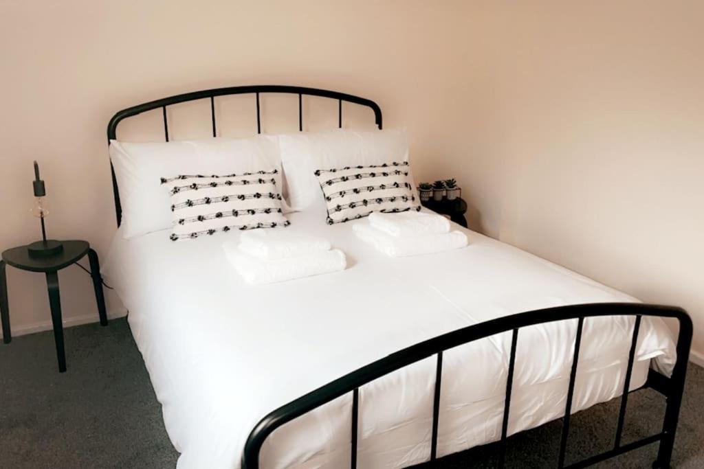 Lovely 1 Bedroom Studio Apartment - Merthyr Tydfil Dış mekan fotoğraf