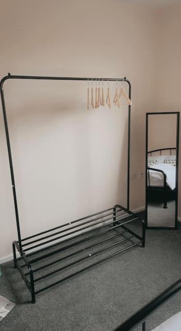 Lovely 1 Bedroom Studio Apartment - Merthyr Tydfil Dış mekan fotoğraf