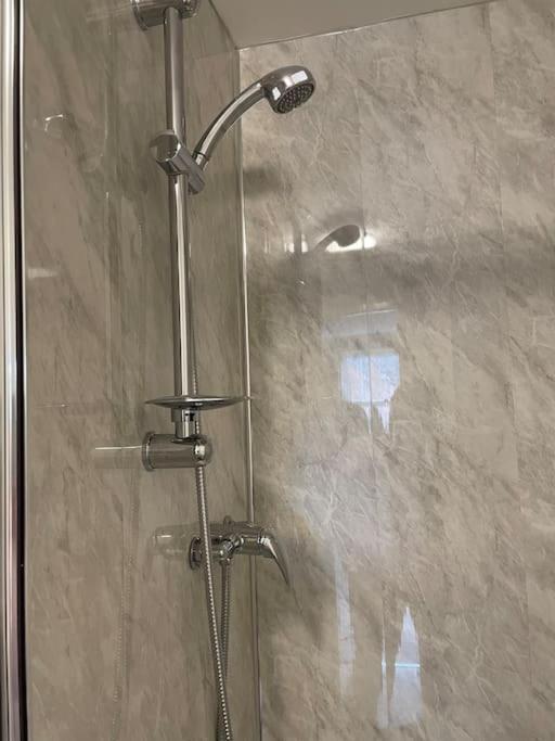 Lovely 1 Bedroom Studio Apartment - Merthyr Tydfil Dış mekan fotoğraf