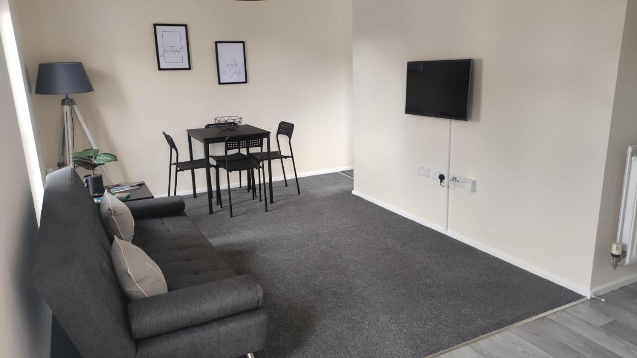 Lovely 1 Bedroom Studio Apartment - Merthyr Tydfil Dış mekan fotoğraf